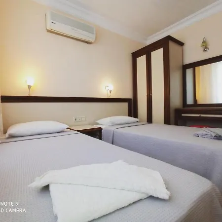 Azak Suit Otel *
